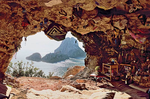 bezienswaardigheid hippiegrot es vedra